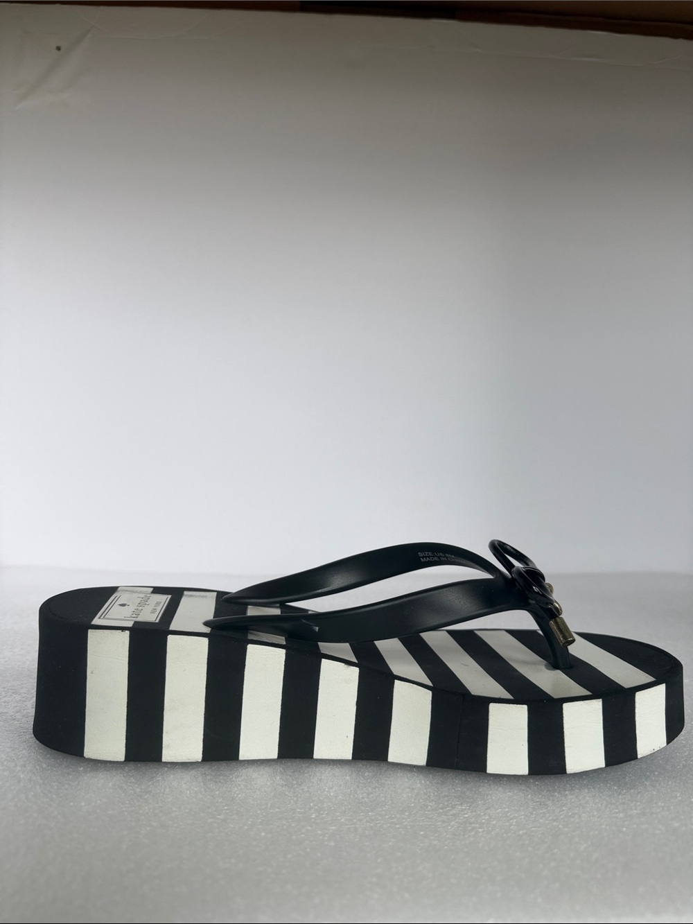 KATE SPADE Rhett Black White Striped Bow Platform Flip Flop Sandals Size 8 - Picture 10 of 13